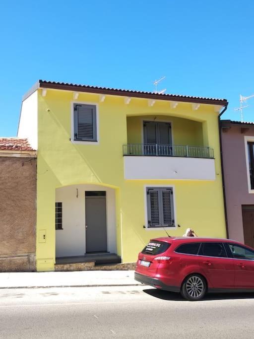 La Casa Del Sole - Casa Vacanze Ури Экстерьер фото